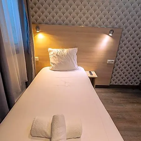Aix Europe Hotel Paris