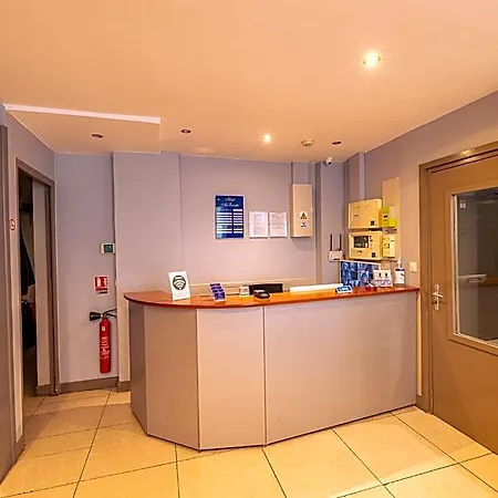 Otel Aix Europe 2*