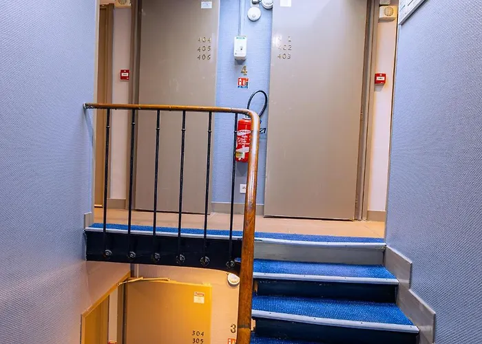 Aix Europe Отель