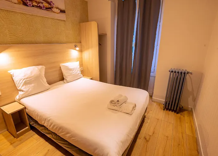 Aix Europe Отель