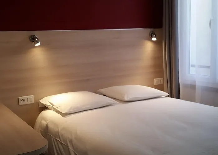 Aix Europe Отель